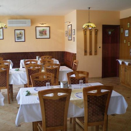 Mediterran-Apartmanok-Harkany Bagian luar foto