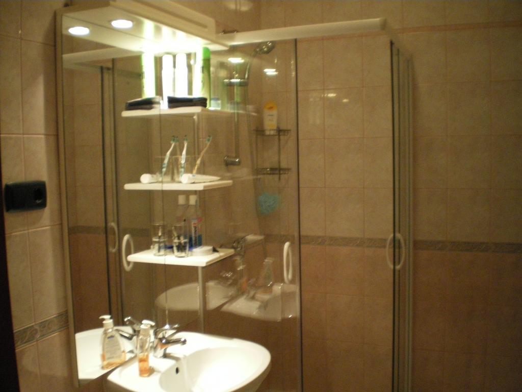 Mediterran-Apartmanok-Harkany Ruang foto