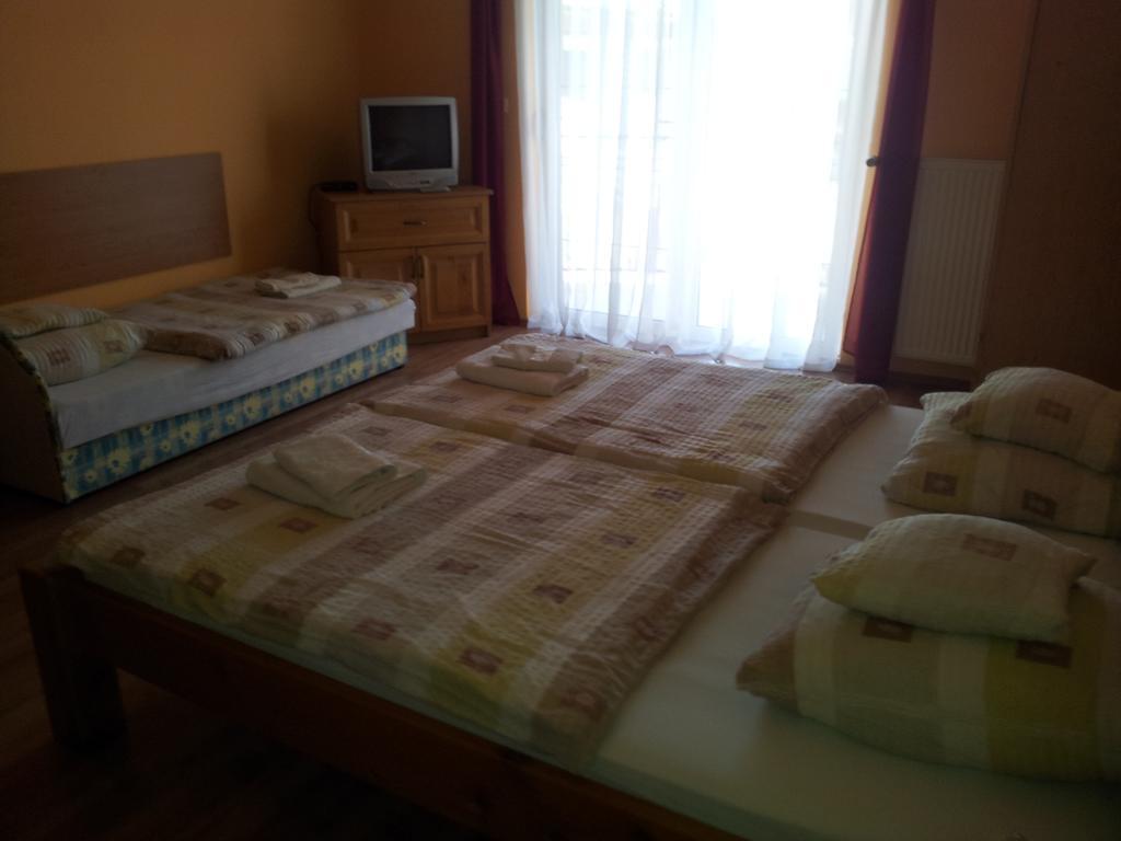 Mediterran-Apartmanok-Harkany Ruang foto