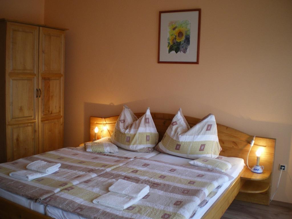 Mediterran-Apartmanok-Harkany Ruang foto