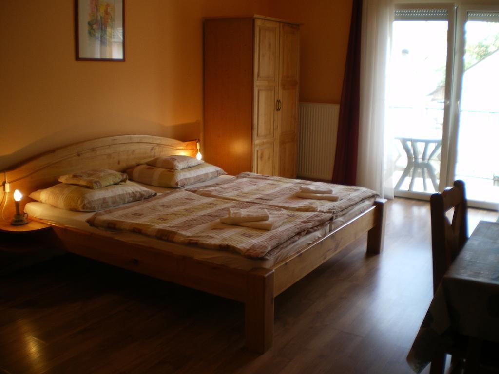 Mediterran-Apartmanok-Harkany Ruang foto